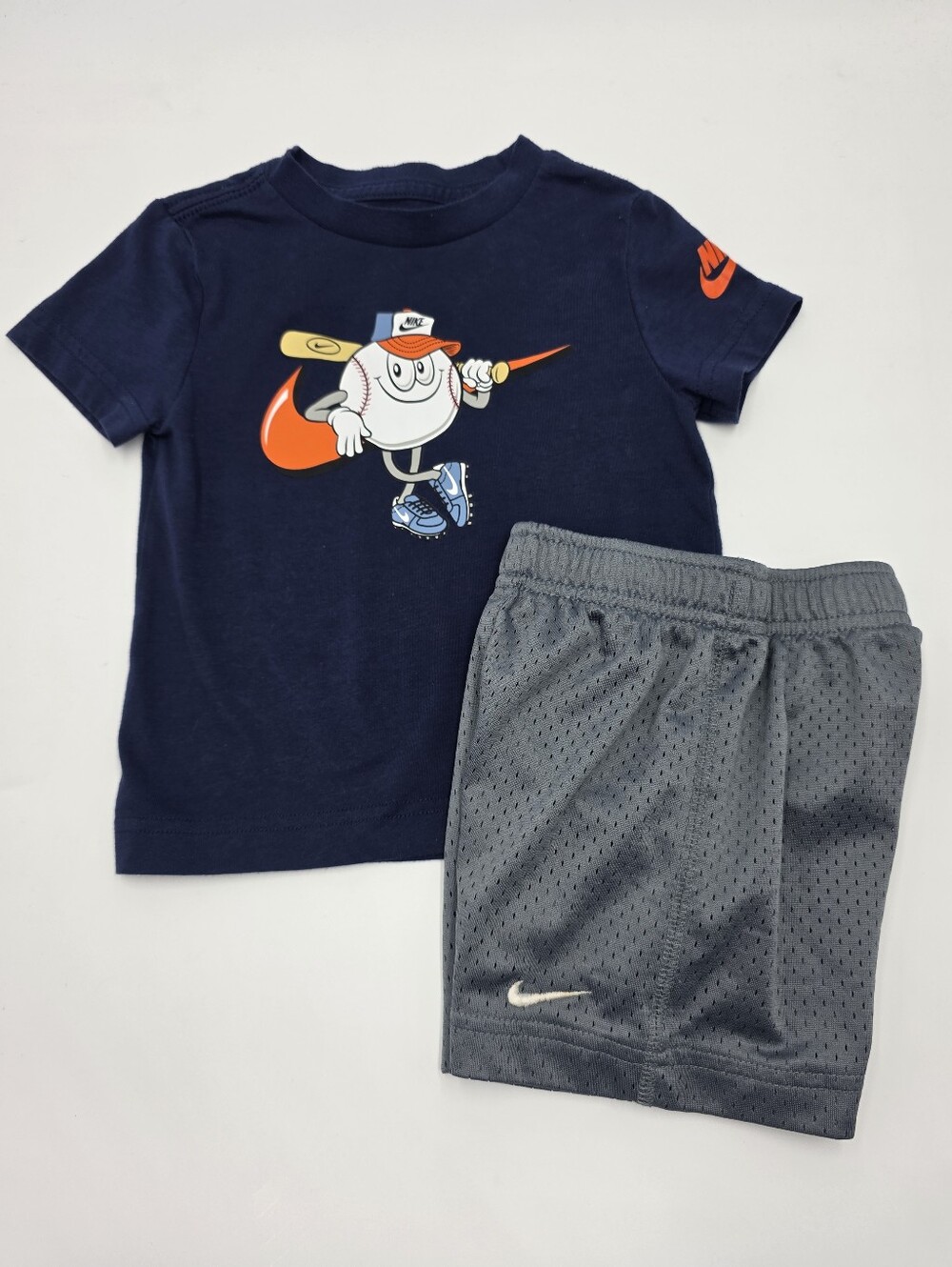 Nike boys' baseball tee and mesh shorts size 2T
